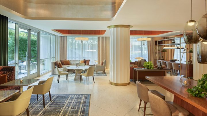 Fairmont Lacenturyplaza Goldlounge 75477 1